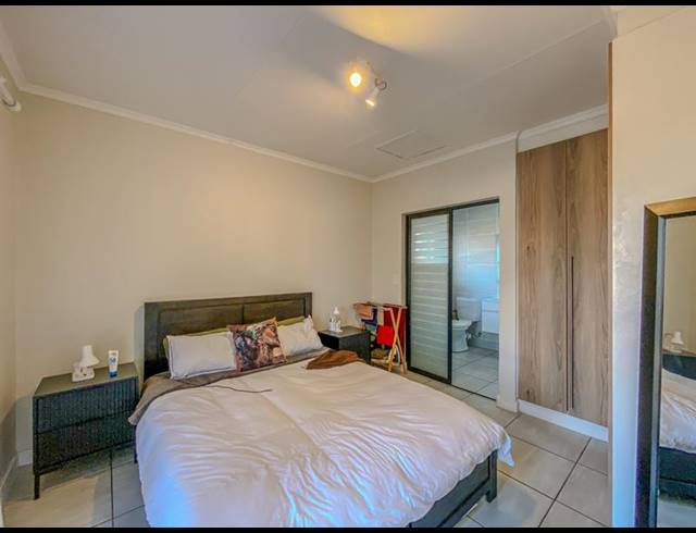 1 BEDROOM APARTMENT FOR SALE IN WATERFALL